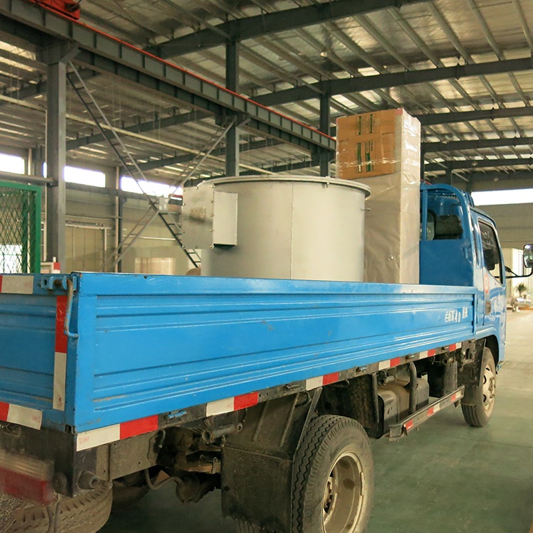 反应釜电加热器装车发运图